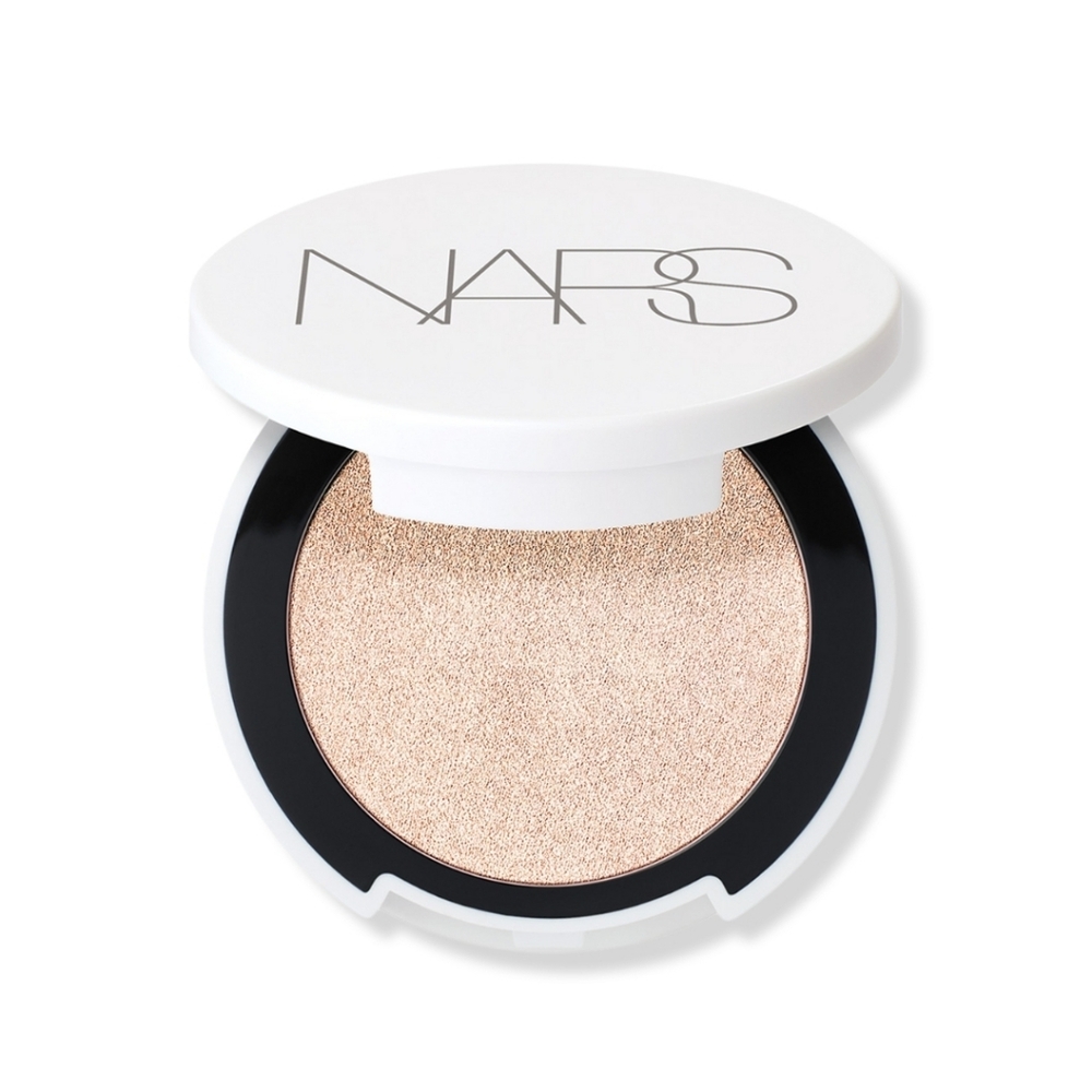 NARS LIGHT REFLECTING LUMINIZING POWDER.